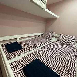 Deluxe Sapphire Residency - 4 Bedrooms Apartment